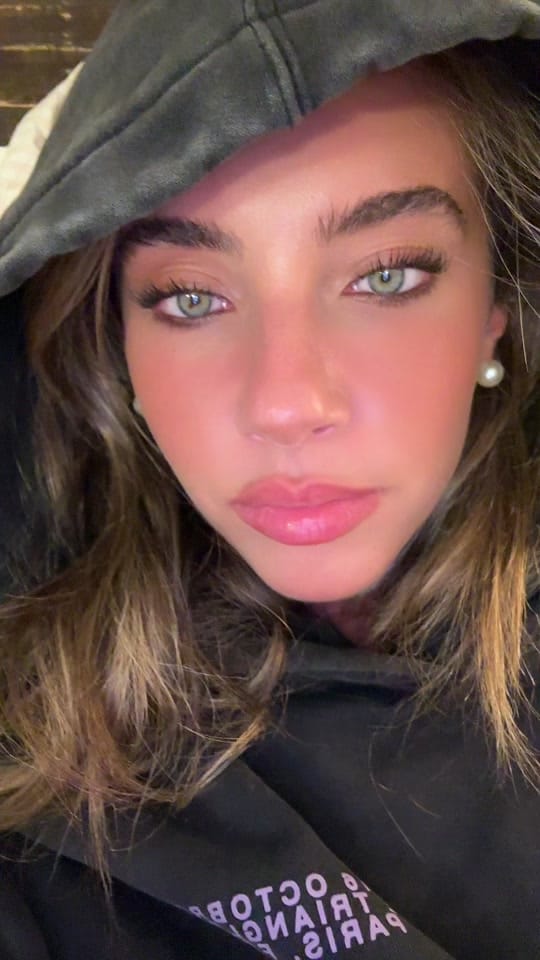 Post 8 by Sofiaaaa:) on TikTok (video)
