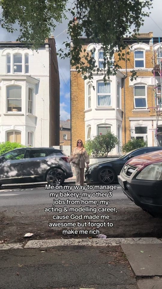 Post 3 by Simona Lazarova on TikTok (video)