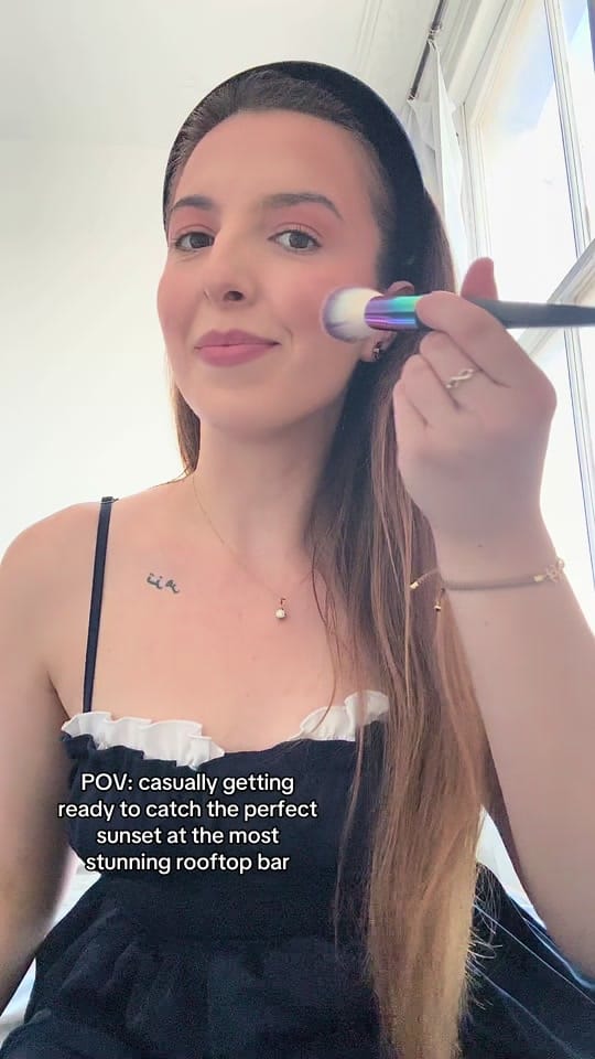 Post 8 by Simona Lazarova on TikTok (video)