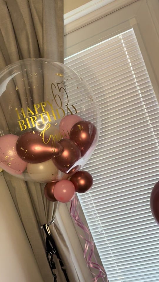 Post 2 by GlitterGlare_Balloons on TikTok (video)