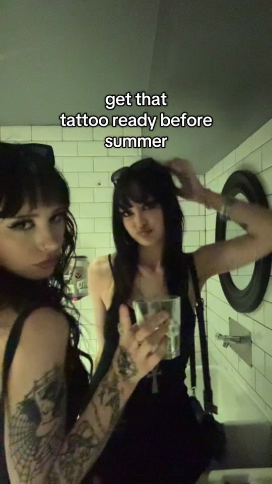 Post 7 by julia.inkk on TikTok (video)