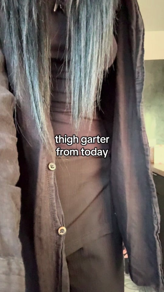 Post 10 by julia.inkk on TikTok (video)