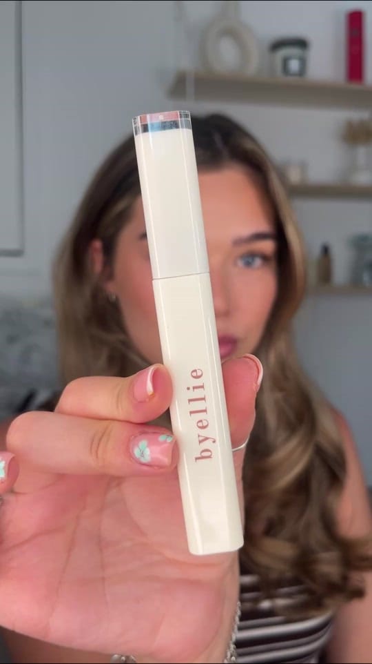 Post 4 by Lexi May on TikTok (video)