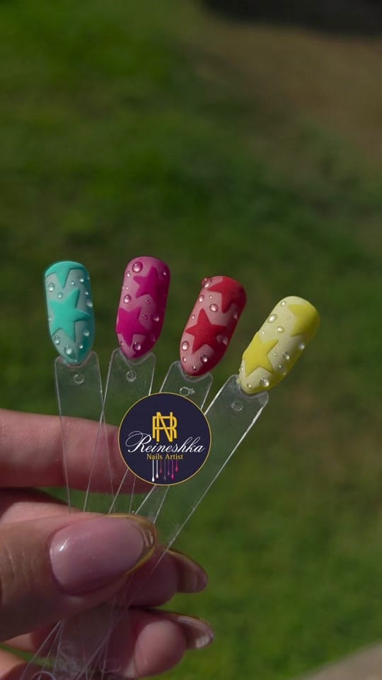 Post 2 by Reineshka Nails on TikTok (video)