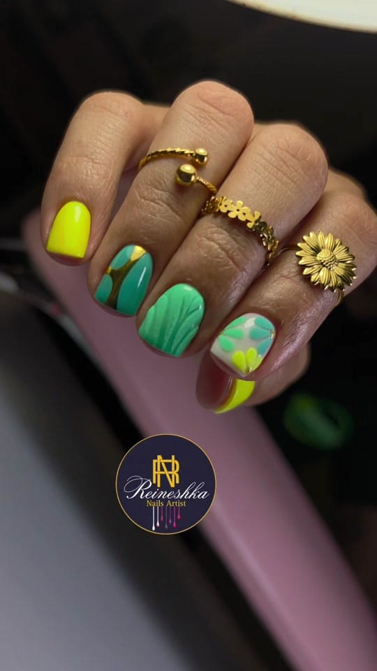 Post 4 by Reineshka Nails on TikTok (video)