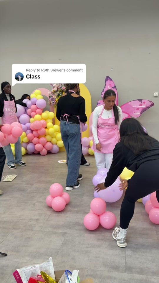 Post 1 by Tuula events | Balloon teacher on TikTok (video)