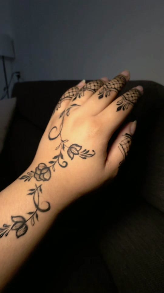 Post 8 by Nus Henna on TikTok (video)