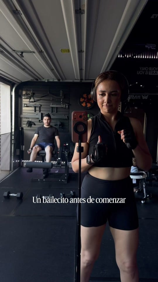 Post 6 by Monica Diaz on TikTok (video)