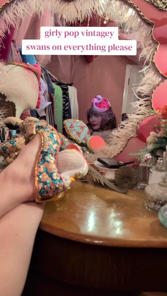 Post 1 by Lara on TikTok (video)
