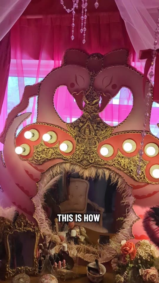 Post 6 by Lara on TikTok (video)
