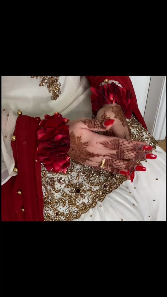 Post 10 by Anesa Ahmed on TikTok (video)