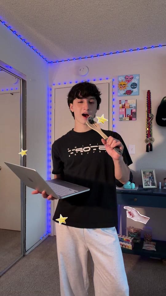 Post 3 by Angel Mantiu on TikTok (video)
