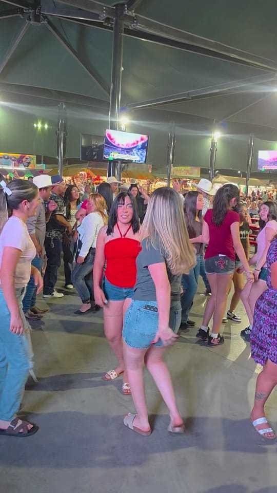Post 8 by 🦬ElBenyDeLasVegas on TikTok (video)