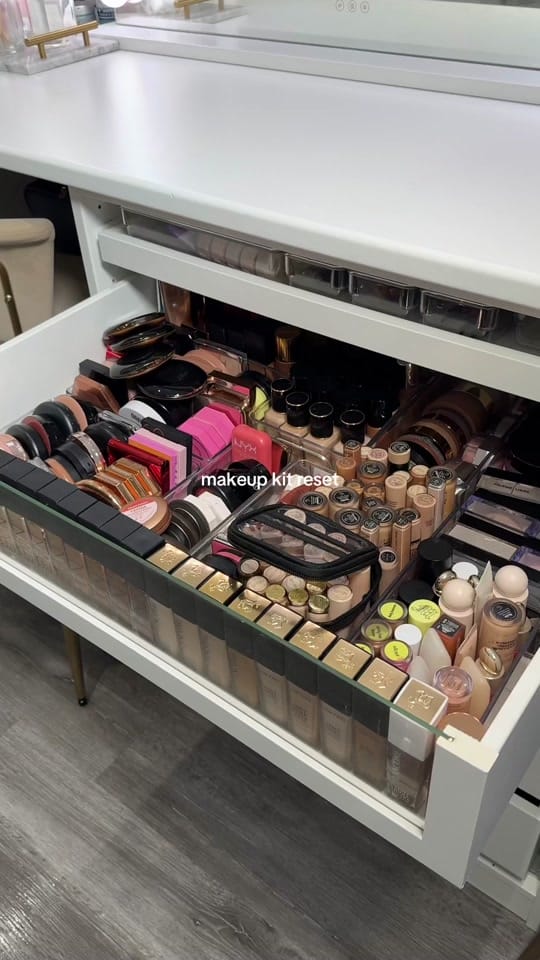 Post 3 by Alex Niven Makeup on TikTok (video)