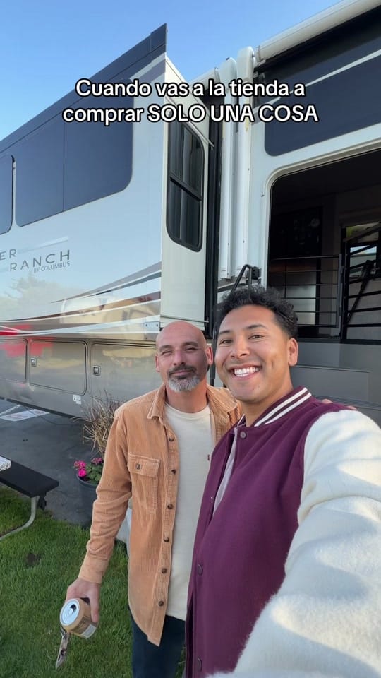 Post 8 by Carlos Día on TikTok (video)