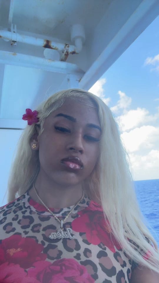 Post 10 by Jalenn🍭 on TikTok (video)