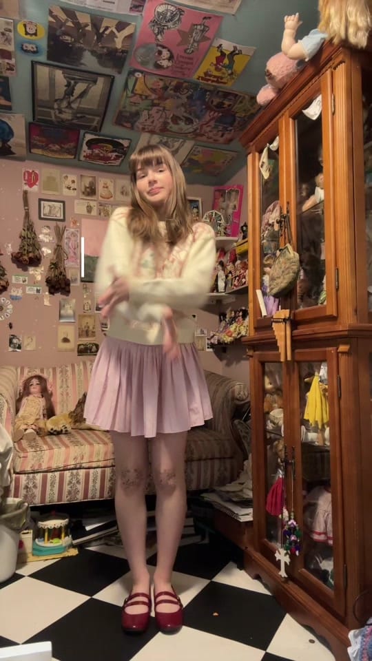 Post 2 by London Miscisin on TikTok (video)