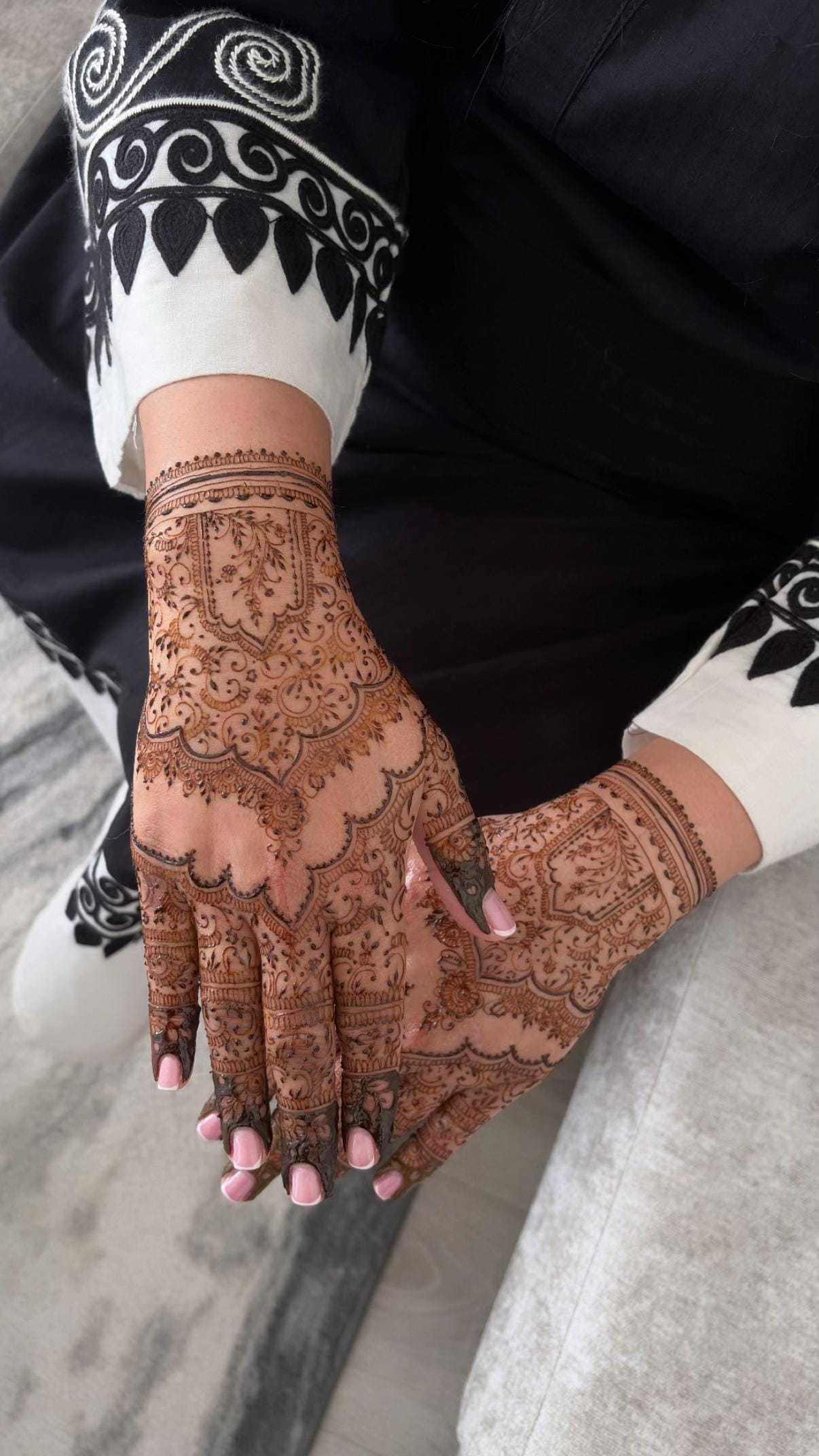 Post 6 by BIRMINGHAM HENNA ARTIST on TikTok (video)