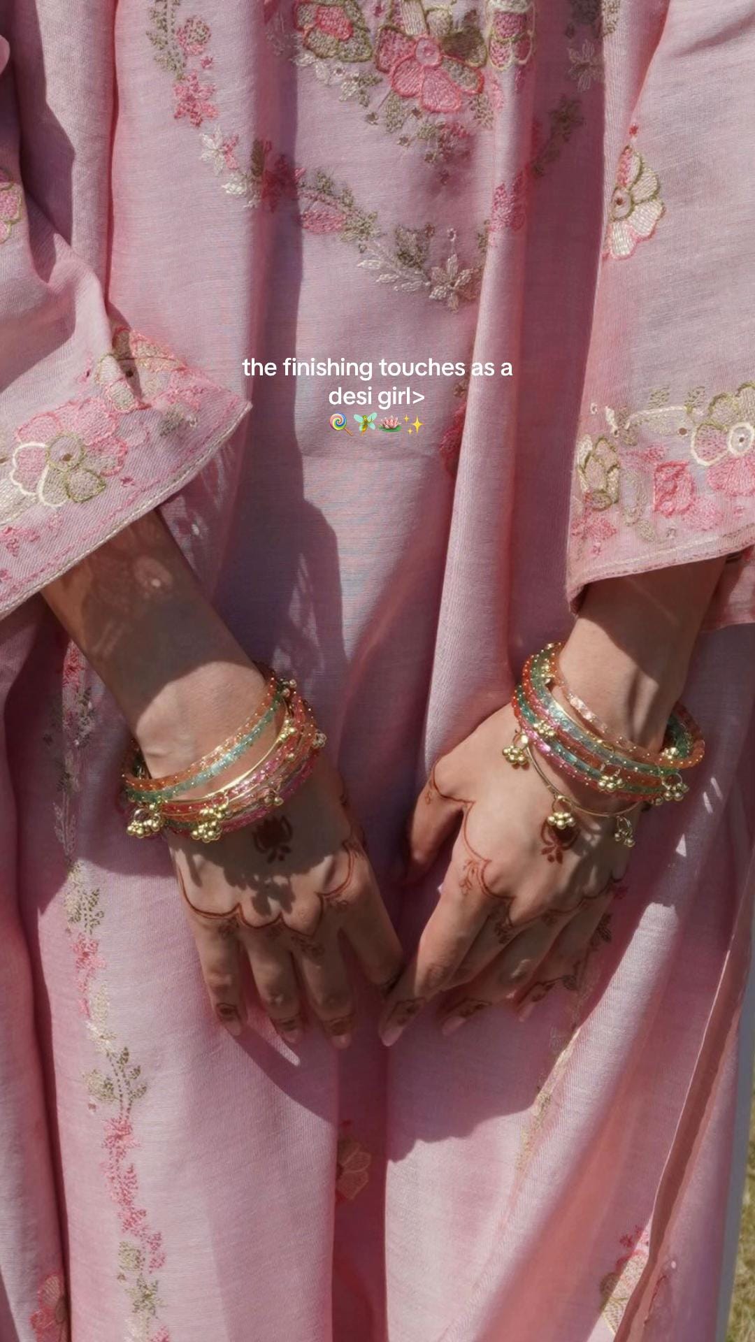 Post 3 by BIRMINGHAM HENNA ARTIST on TikTok (video)