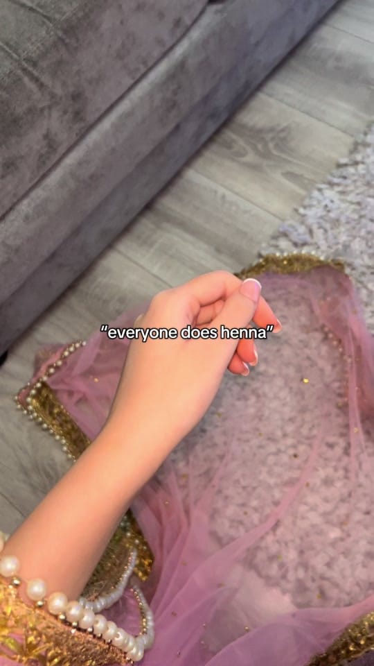Post 10 by BIRMINGHAM HENNA ARTIST on TikTok (video)