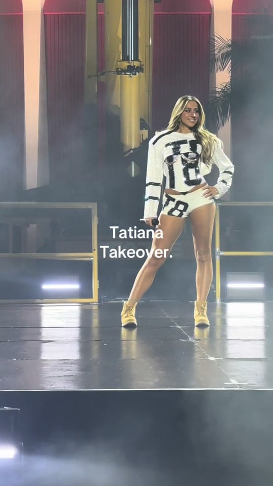 Post 10 by Tate McRae Fanpage on TikTok (video)