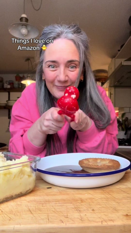 Post 10 by Mrs Clare Hoops | Crafts/Hacks on TikTok (video)