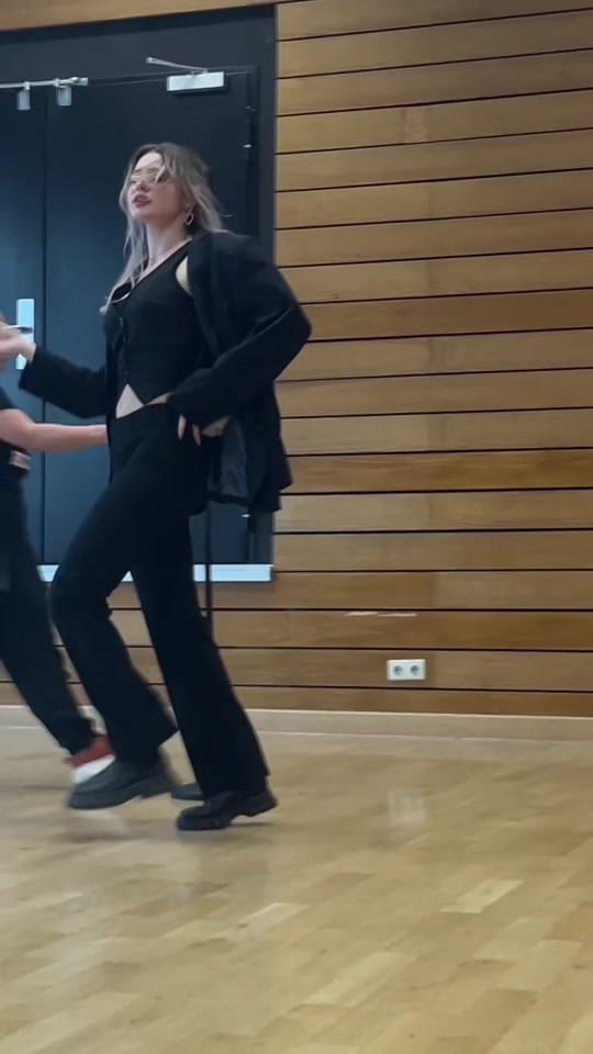 Post 9 by Lara ✨ on TikTok (video)