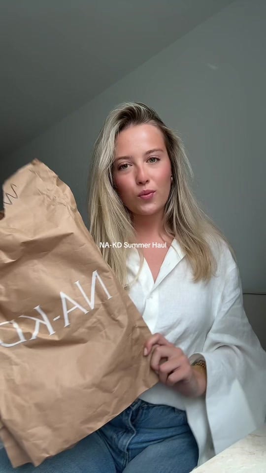 Post 1 by HM on TikTok (video)