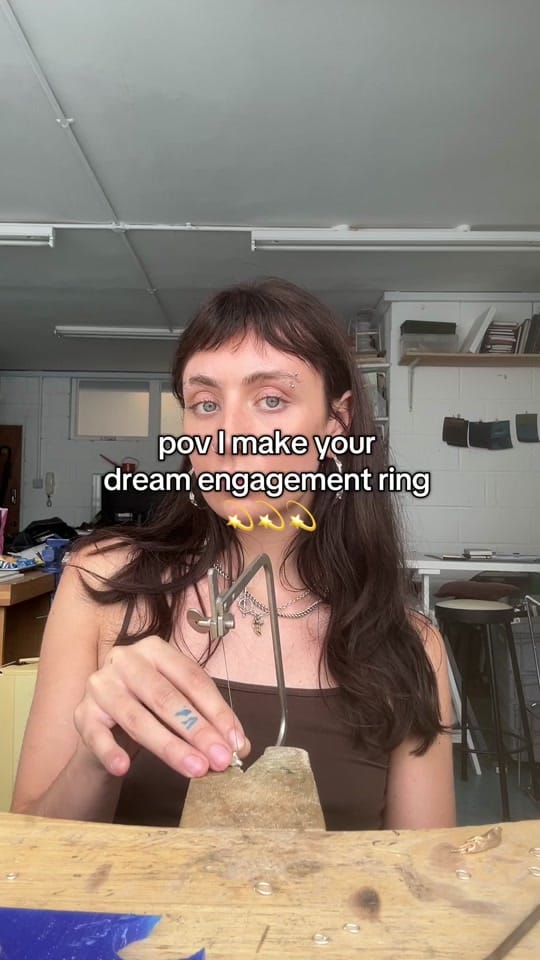 Post 5 by Lili Bunten on TikTok (video)