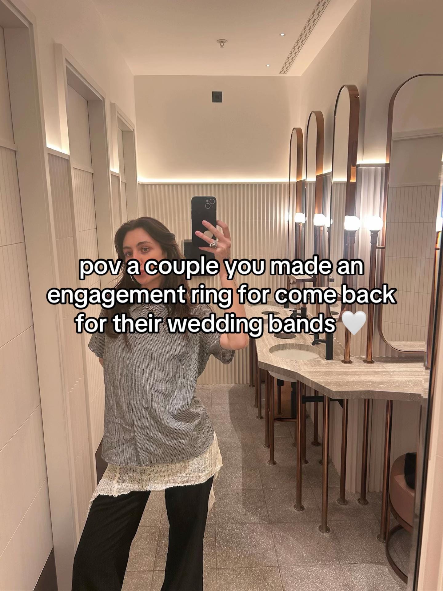 Post 6 by Lili Bunten on TikTok (video)