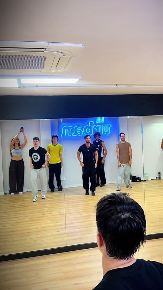 Post 3 by Alex Bullon on TikTok (video)