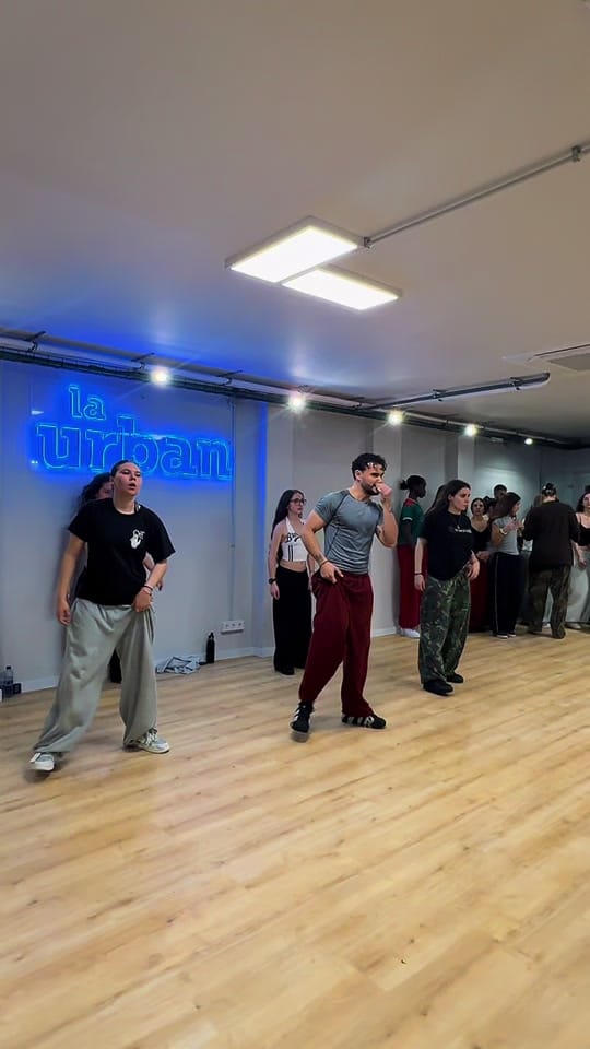 Post 7 by Alex Bullon on TikTok (video)
