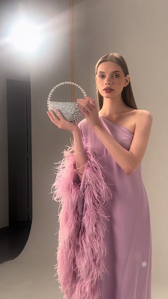 Post 1 by Lalingi London on TikTok (video)