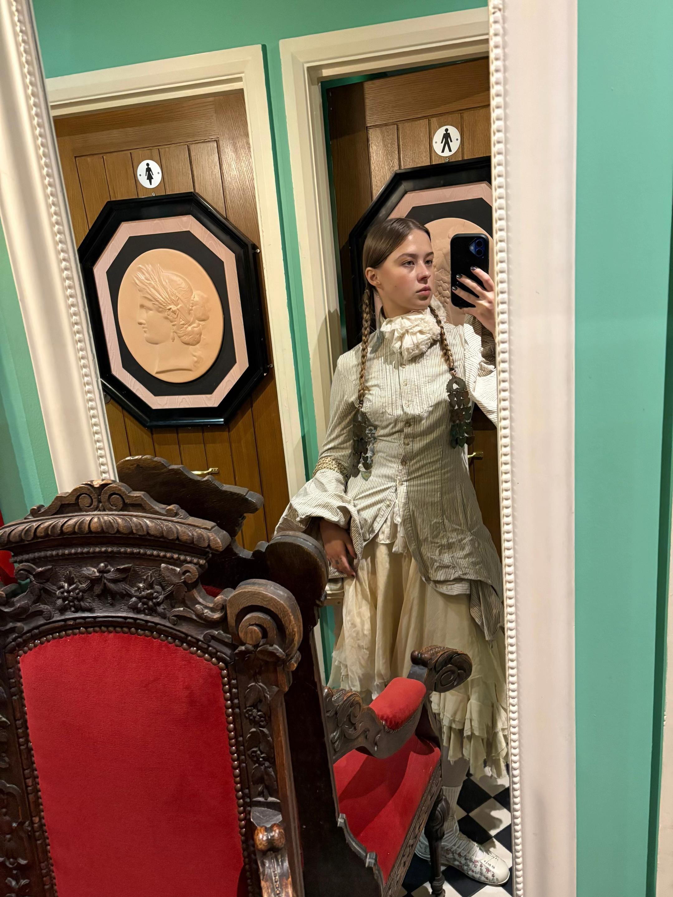 Post 2 by polinatammi on TikTok (video)