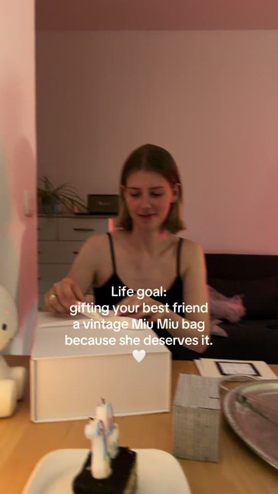 Post 7 by Paulavintage on TikTok (video)