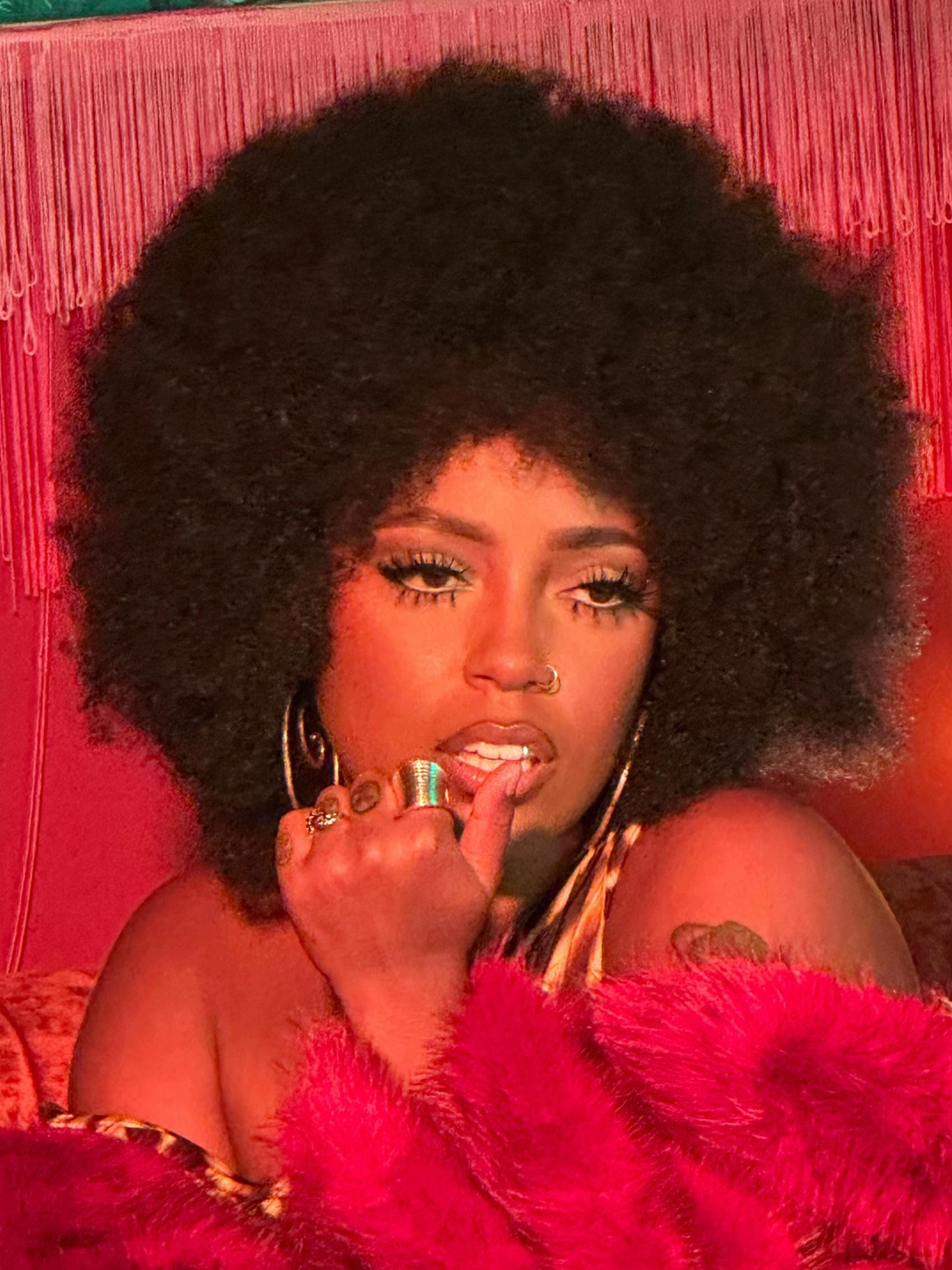 Post 1 by Paula on TikTok (video)