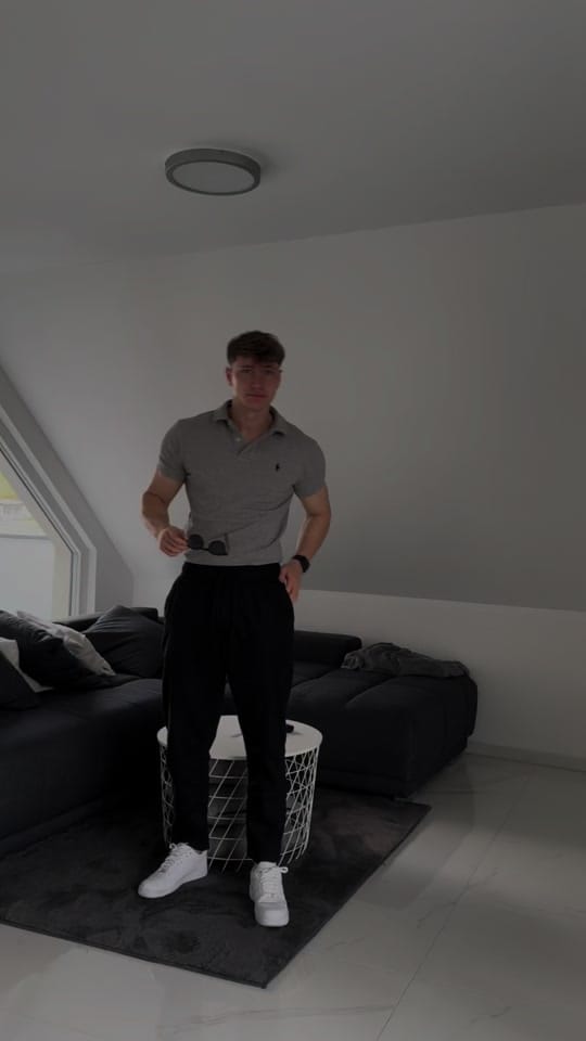 Post 10 by Nico on TikTok (video)