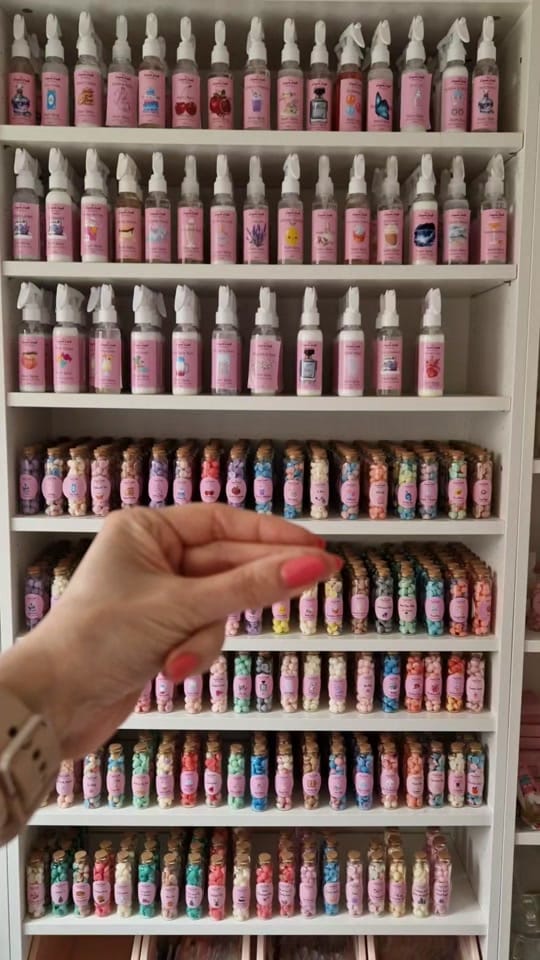 Post 8 by The Laura Lush Boutique on TikTok (video)