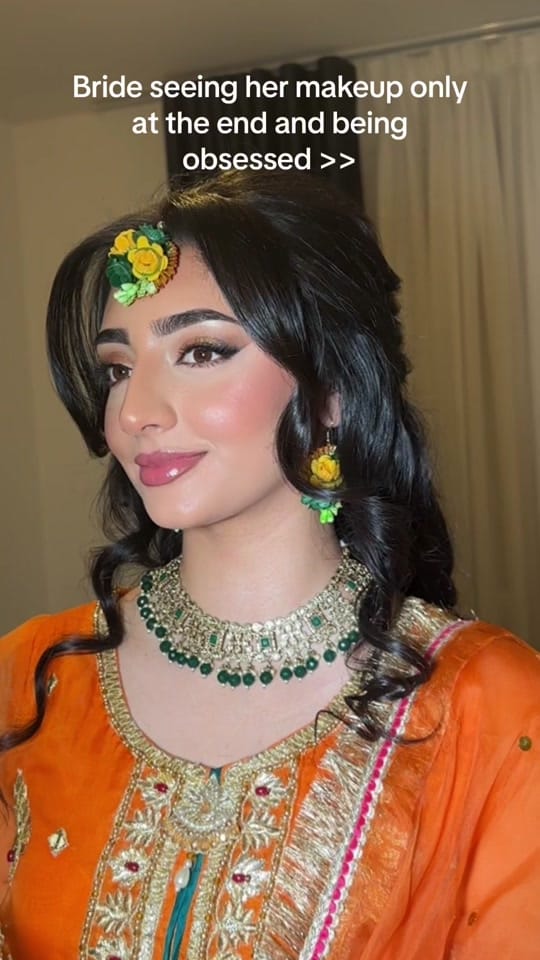 Post 9 by lirismakeupbag on TikTok (video)