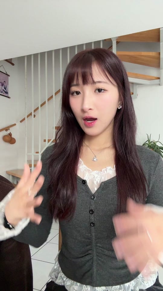 Post 2 by anny.drafts on TikTok (video)