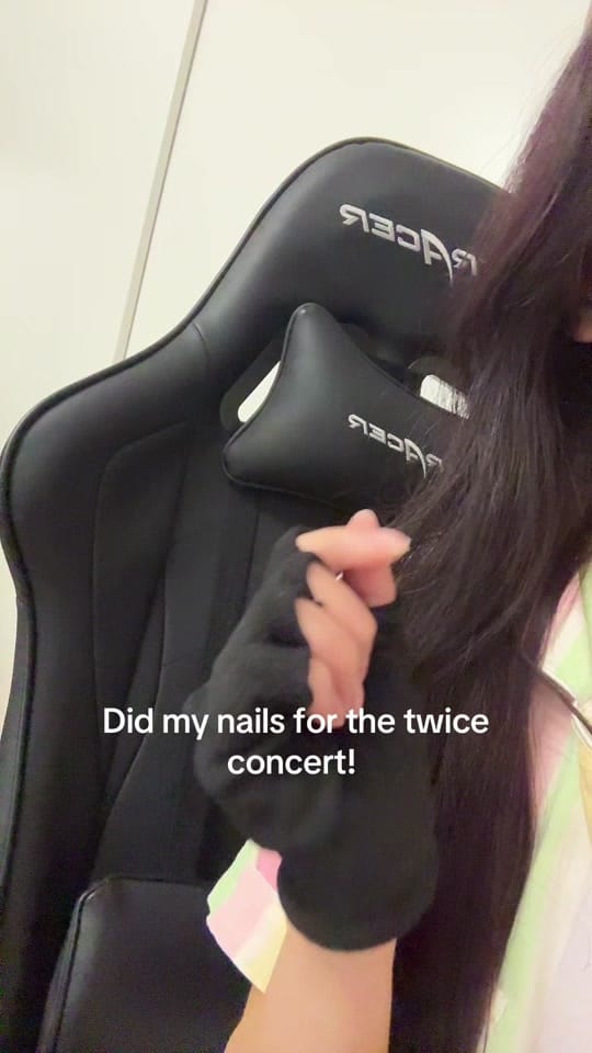 Post 6 by anny.drafts on TikTok (video)