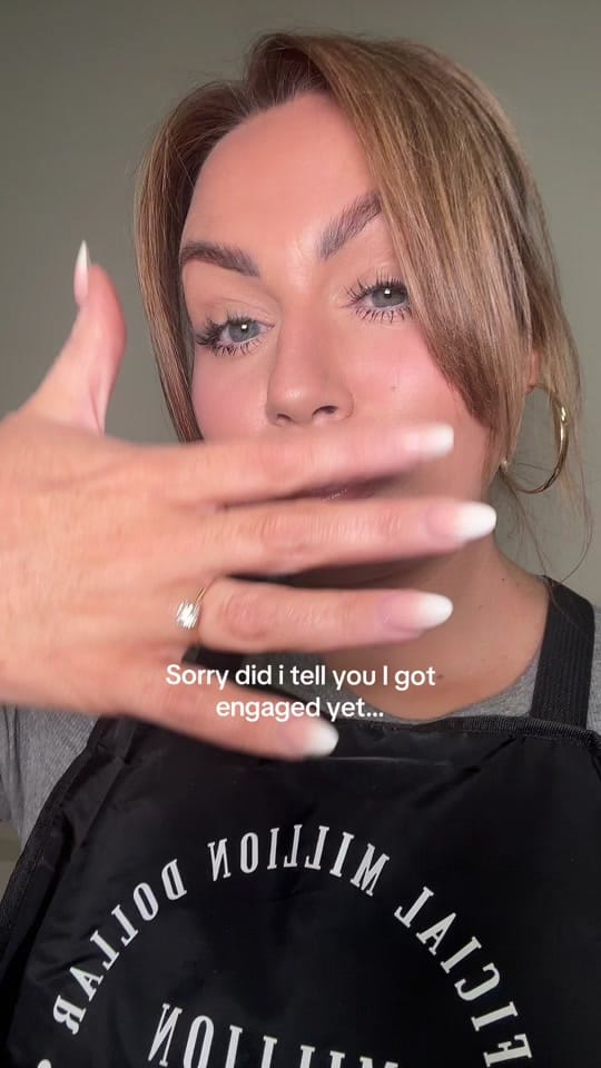 Post 1 by Roxsanne on TikTok (video)