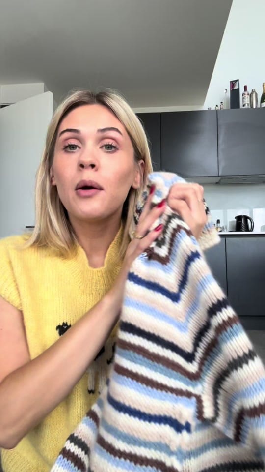 Post 1 by Sophy on TikTok (video)