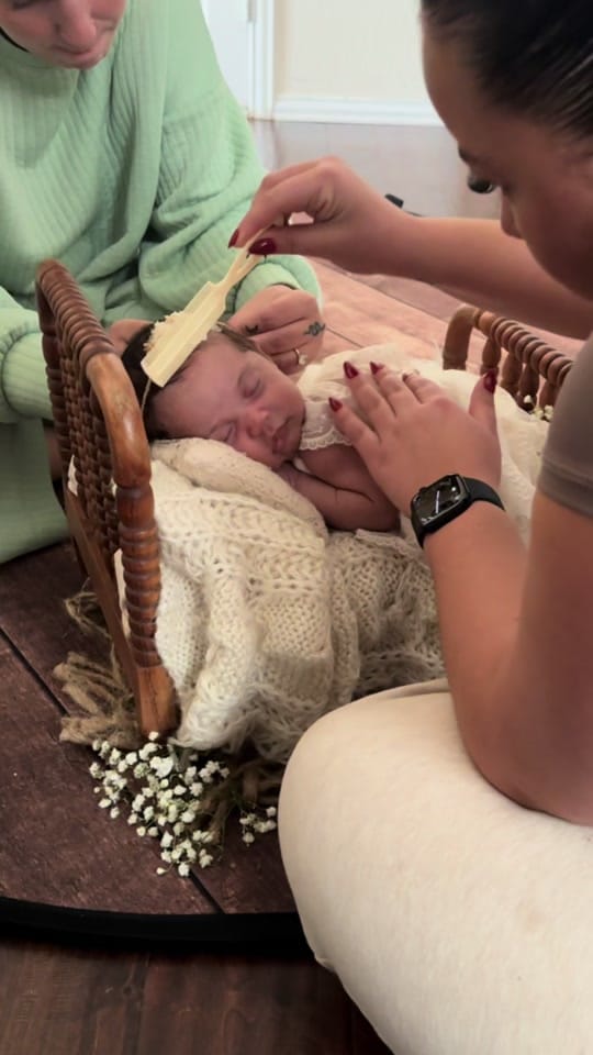 Post 6 by Houston newborn photographer on TikTok (video)
