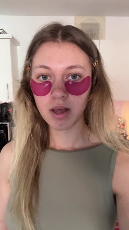Post 5 by 𝑅𝑜𝑚𝑦 on TikTok (video)
