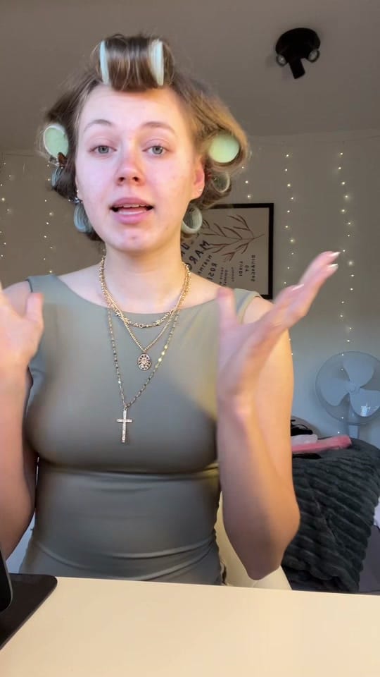 Post 6 by 𝑅𝑜𝑚𝑦 on TikTok (video)