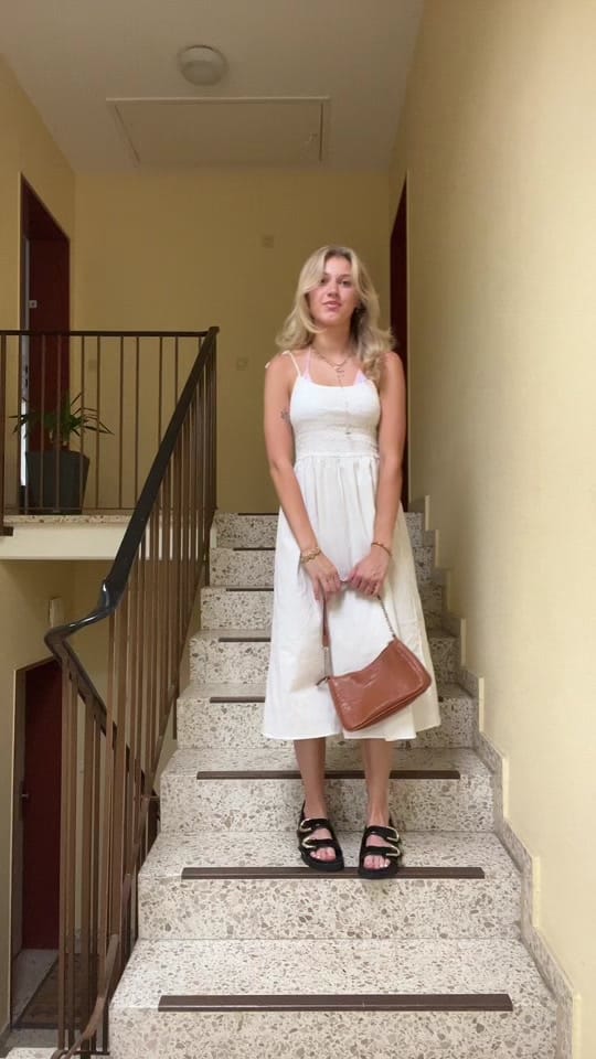 Post 10 by 𝑅𝑜𝑚𝑦 on TikTok (video)