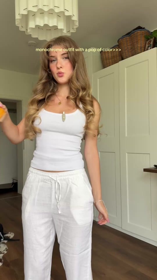 Post 2 by Yelyzaveta on TikTok (video)