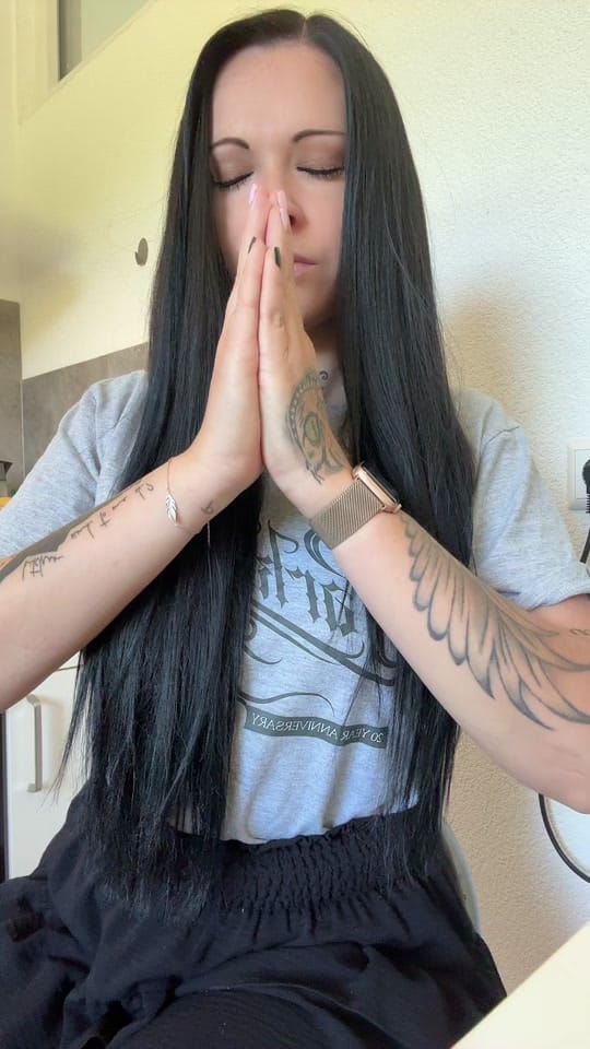Post 10 by Alina |-/ on TikTok (video)