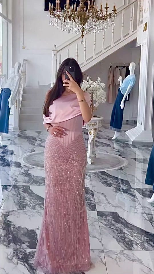 Post 5 by deliz.dress on TikTok (video)